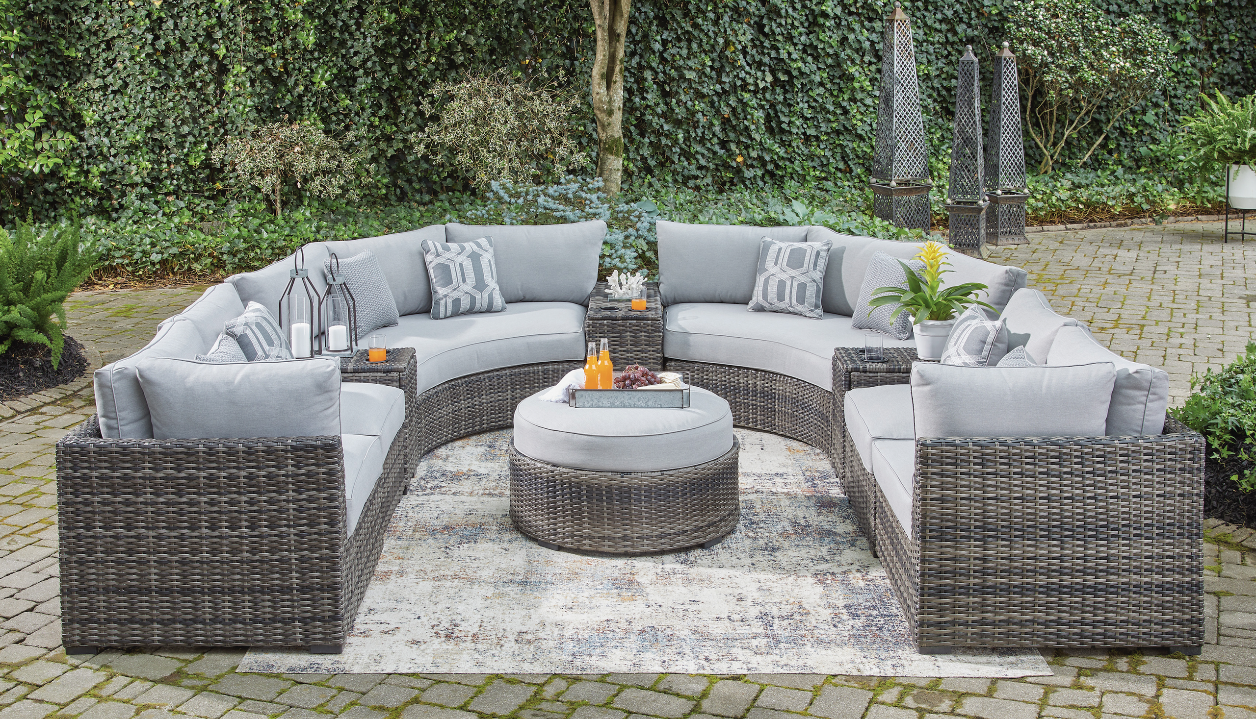 Round rattan 2025 garden furniture sale